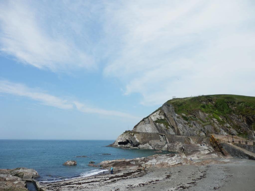 Ocean Backpackers Self-Catering Hostel Ilfracombe Luaran gambar